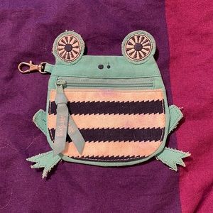 Thirty one frog coin purse